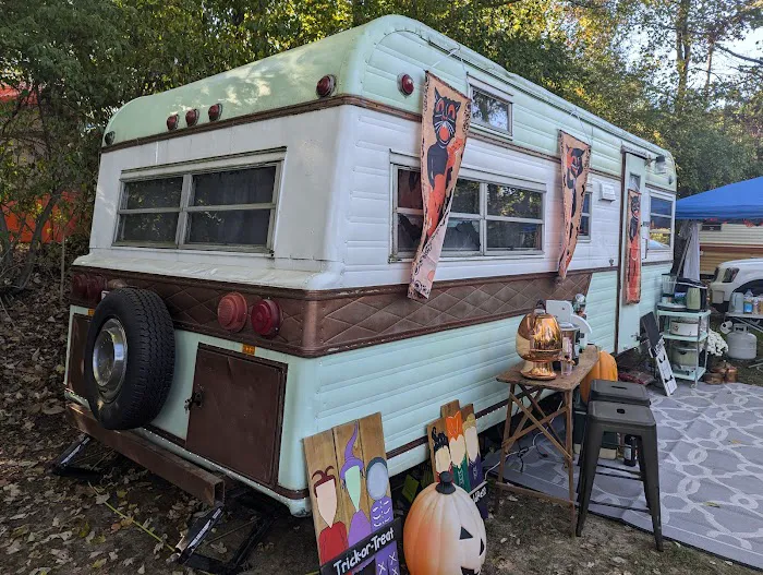 Toodik Family Campground Cabin & Canoeing Picture 7