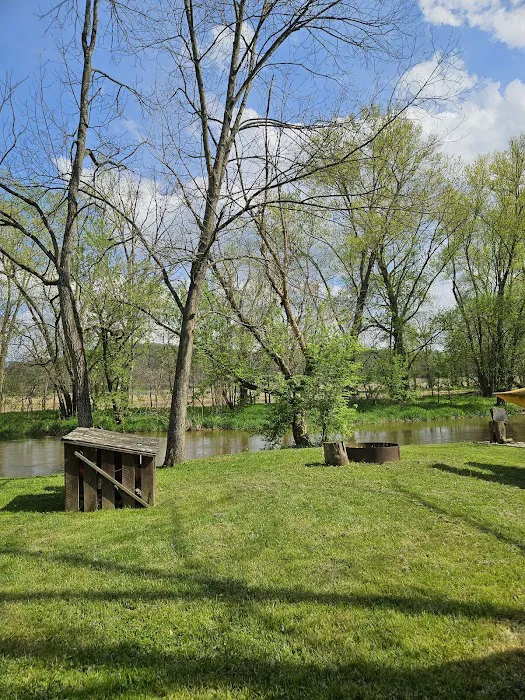 Toodik Family Campground Cabin & Canoeing Picture 3