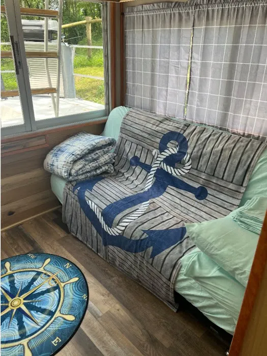 Dexter Run Farms and Lodging Farm Cabin Picture 7