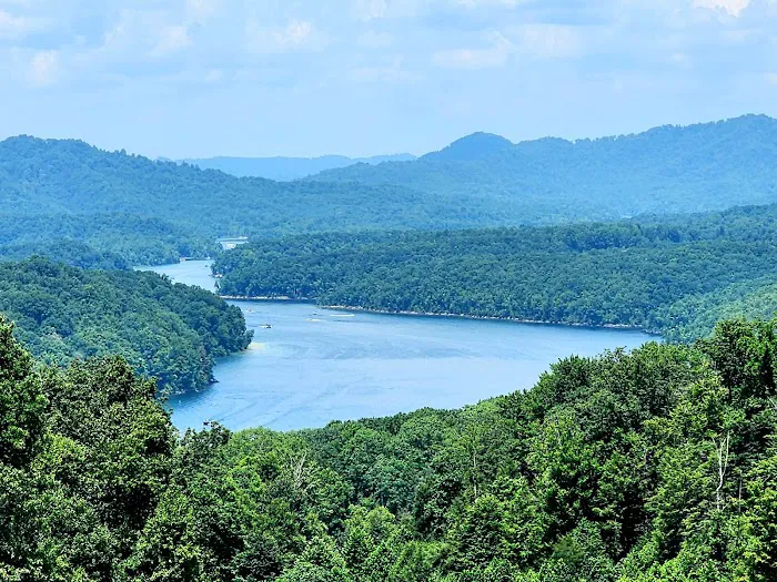 Summersville Lake Retreat & Lighthouse Picture 3