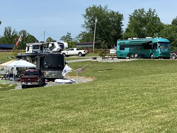 Mountain Top RV Park & Cabins Picture 4