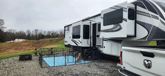 Mountain Top RV Park & Cabins Picture 6