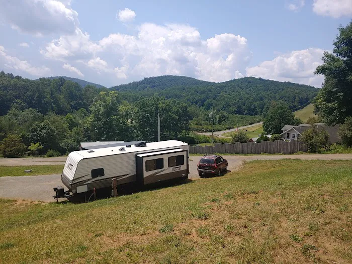 Floyd Parkway Village Picture 6