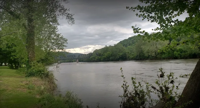 Riverview Campground Picture 9