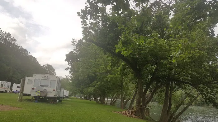 Larry's Landing Campground Picture 6