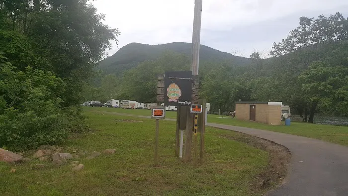 Larry's Landing Campground Picture 4