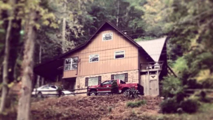 Country Roads Mountain River Retreat Picture 1