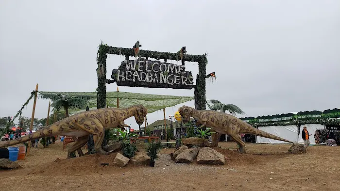 Legend Valley Public Entrance Picture 7