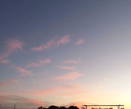 Legend Valley Public Entrance