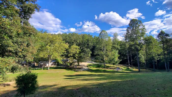 Quick Accommodations, Tours & More Picture 3