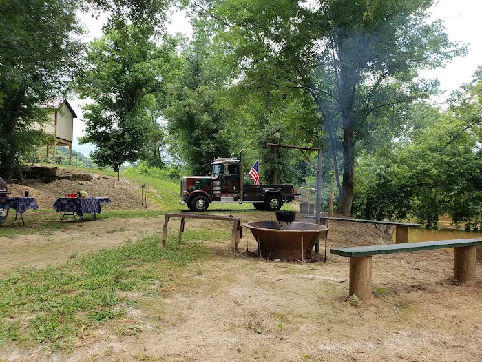 Coonskin Camp 218 Picture 1