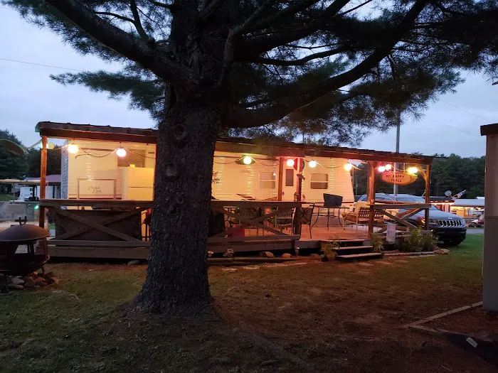 Covey's Family Campground Picture 4