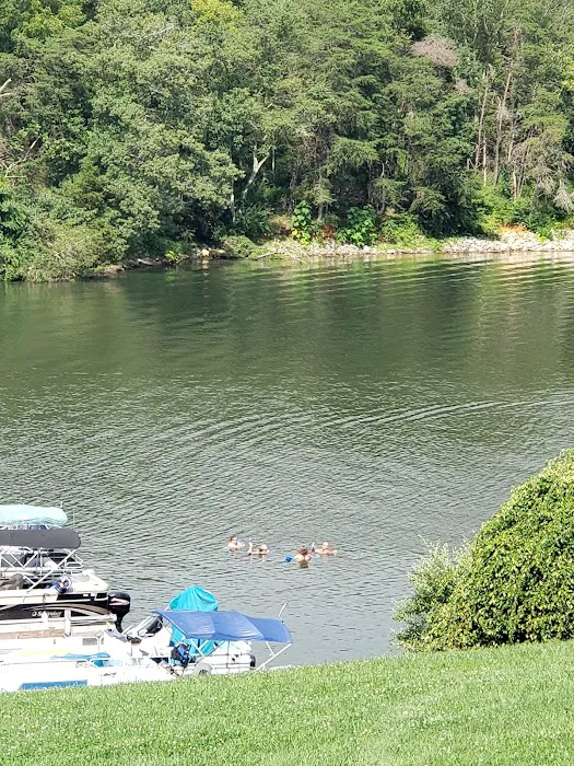 Covey's Family Campground Picture 9