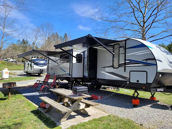 Pipestem Camping at Route 20 Market & Grill Picture 10