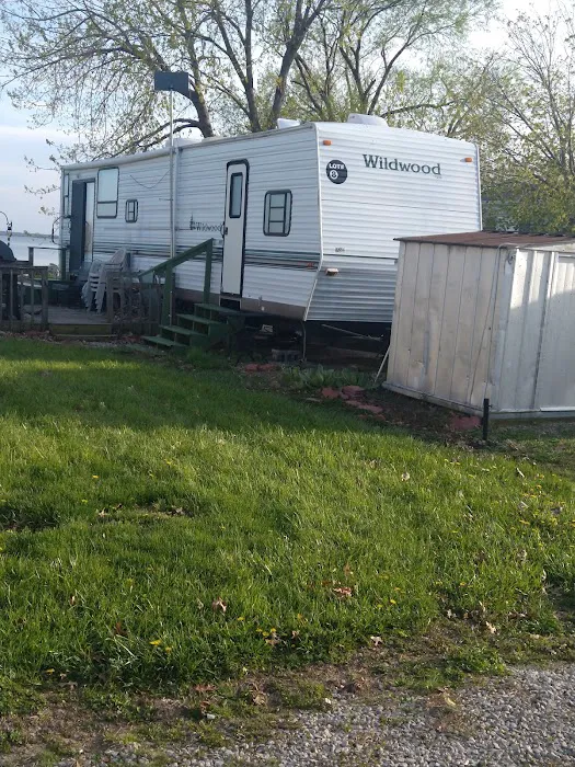 Mikes Bay Front Camping Picture 6