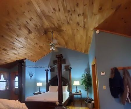 Hocking Hills Cabins