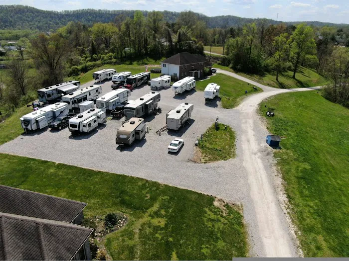 Outlook Pointe Campground Picture 4