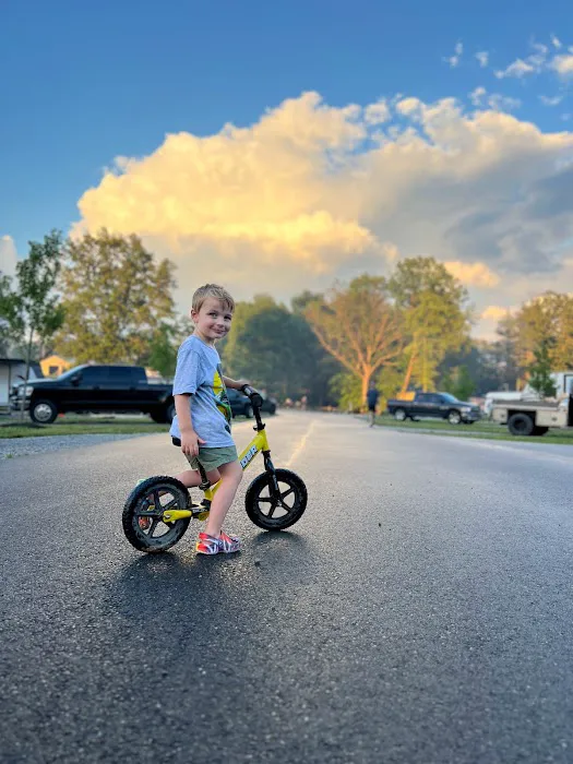 Campbell Cove Campground by Lake Logan in the Hocking Hills Picture 3