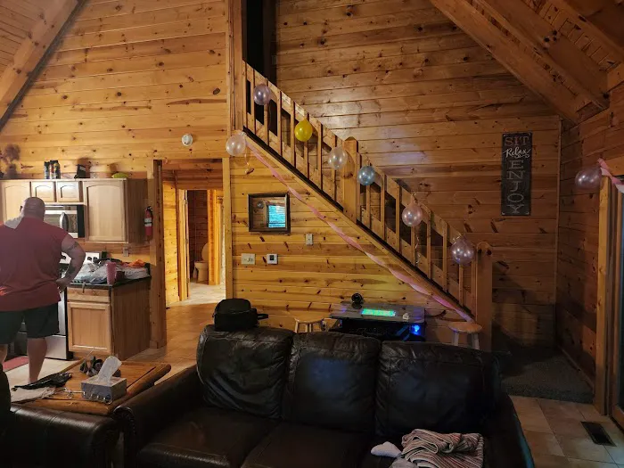 Cardinal Cabin #5 Picture 3