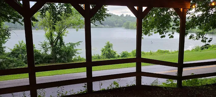 Lake Escape Cabin Picture 10