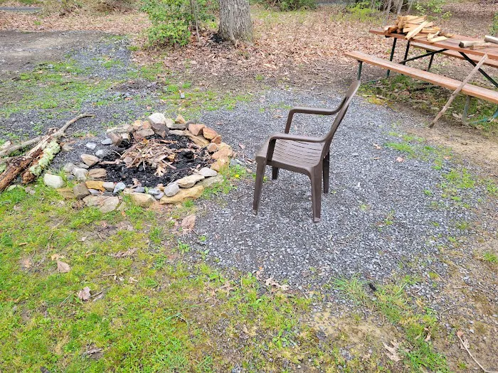 Love Shack Yurt Picture 5