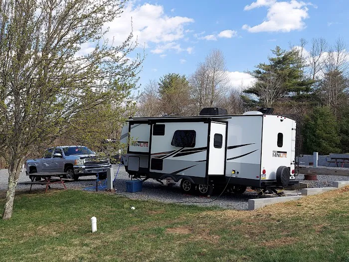 Fancy Gap Cabins and Campground Picture 4