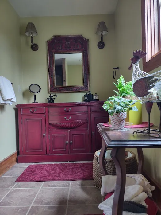 Crooked Creek Cottage Airbnb Picture 7