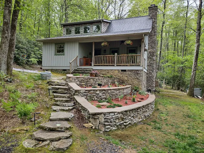 Crooked Creek Cottage Airbnb Picture 4