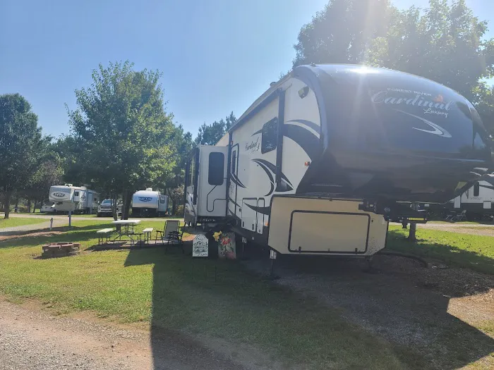 Pioneer Village RV Park Picture 6