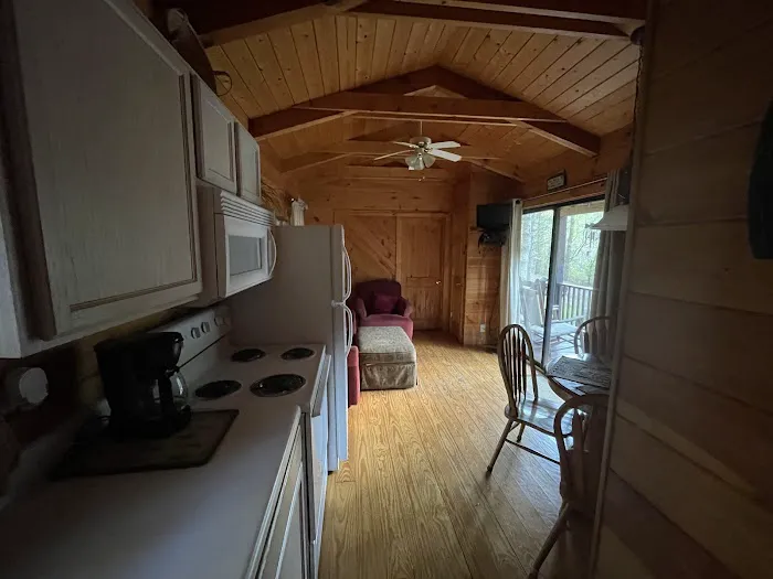 Chestnut Creek Cabins Picture 1