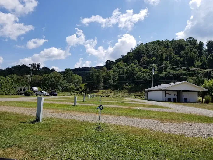 Old Cranks RV Park & Campground Picture 3