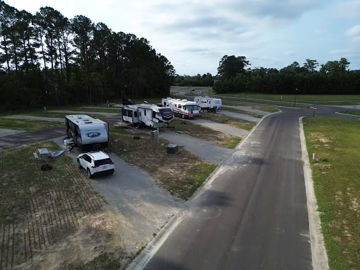 The Lakes RV & Cabin Resort Picture 4