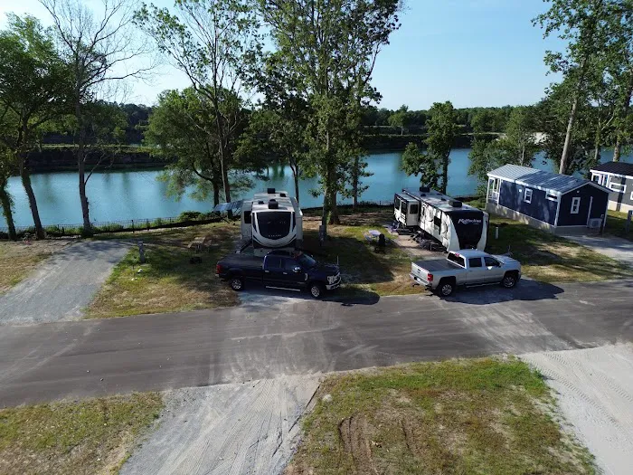 The Lakes RV & Cabin Resort Picture 3