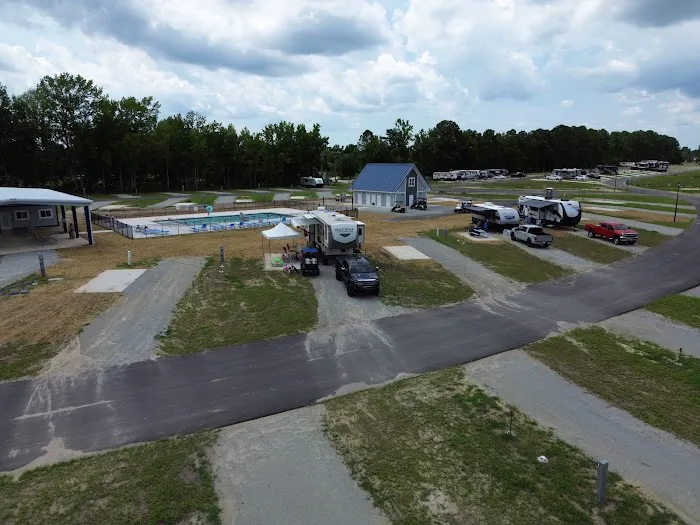 The Lakes RV & Cabin Resort Picture 5