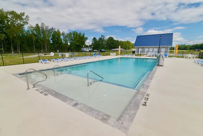 The Lakes RV & Cabin Resort Picture 1