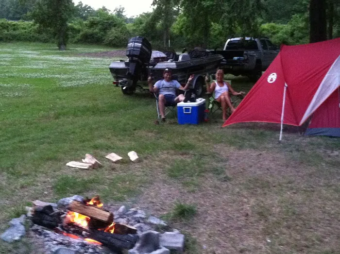 White Oak River Campground Picture 6