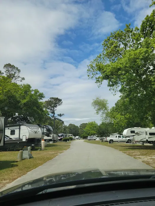 Waters Edge RV Park Picture 4