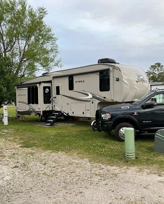 Whispering Pines RV Park & Campground Picture 3