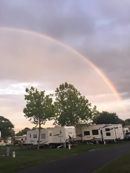 Emerald Isle RV Resort - formerly Holiday Trav-L-Park Picture 7
