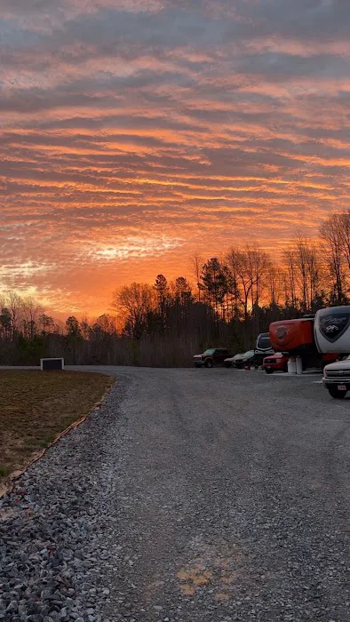 2 Lakes RV Resort Picture 4