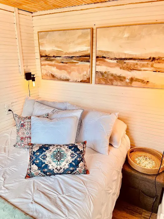 Evelyn’s Island Picture 3