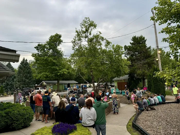 Cedarlane RV Resort Picture 7