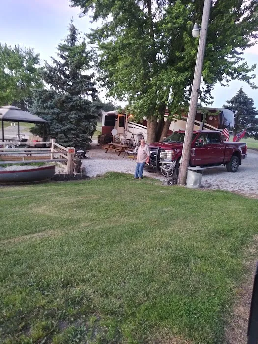 Smokey's Mini Lake Campground Picture 10