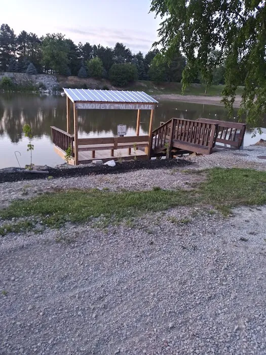 Smokey's Mini Lake Campground Picture 6