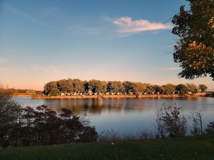 Smokey's Mini Lake Campground Picture 4