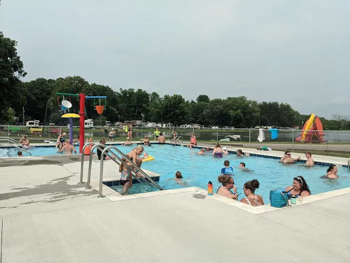 Hickory Grove Lake RV Park Picture 4