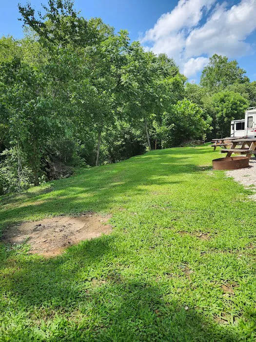 119 Rivers Edge Campground Picture 3