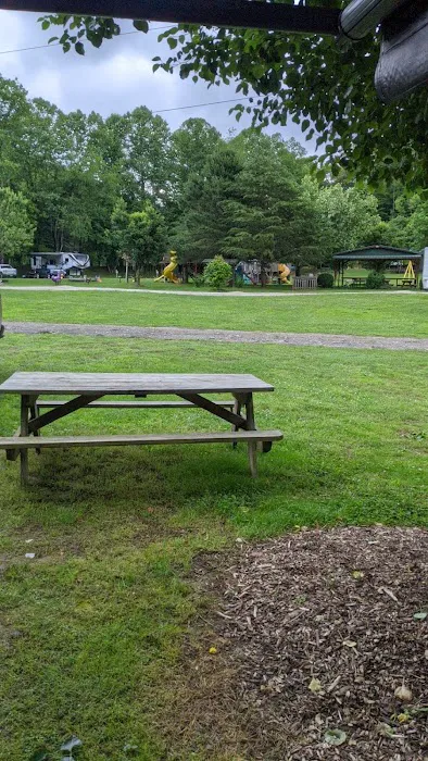 Ole Henry's Camping Retreat Picture 7