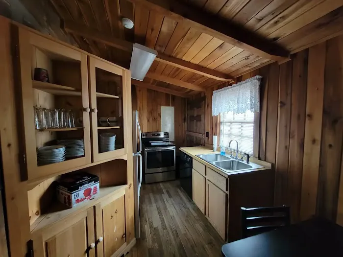 Bear Mountain Cabins & Campground Picture 4