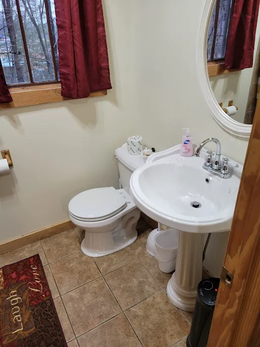 Bear Mountain Cabins & Campground Picture 9